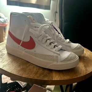 Nike Women’s Blazer